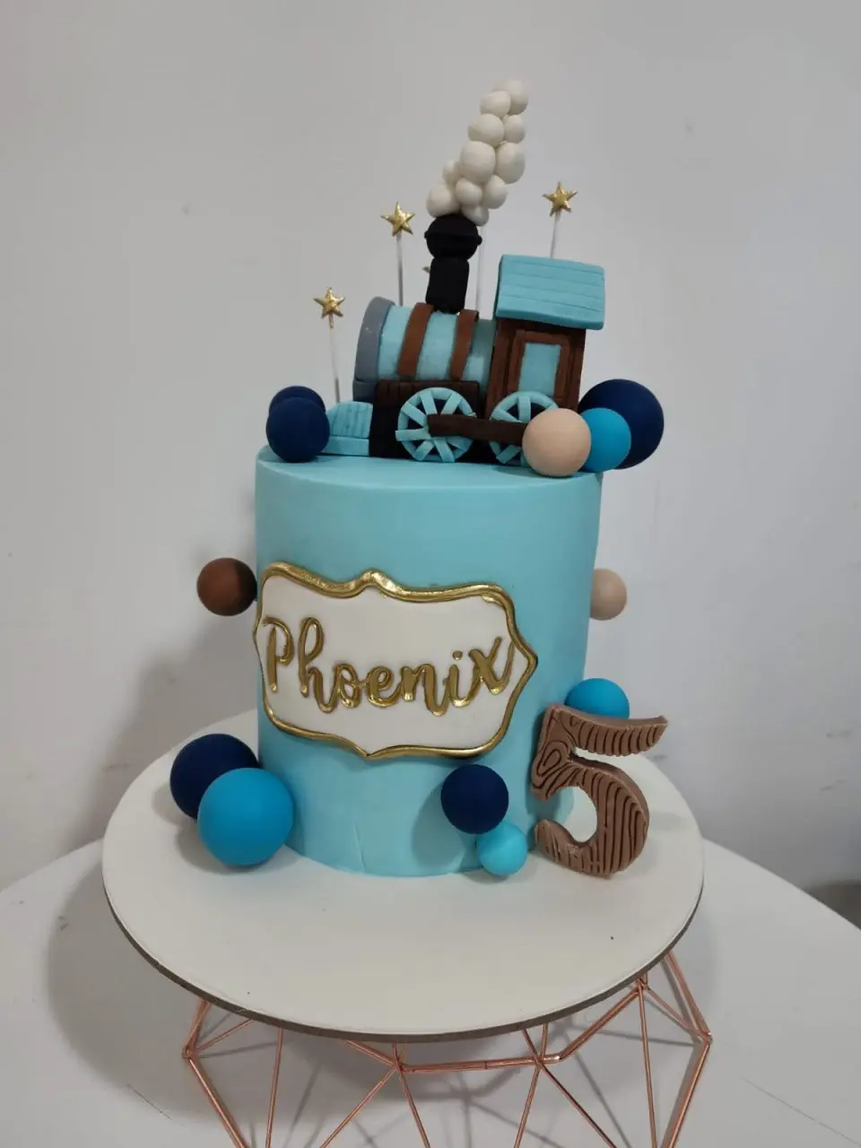 Fondant Bubblegum Delight Cake