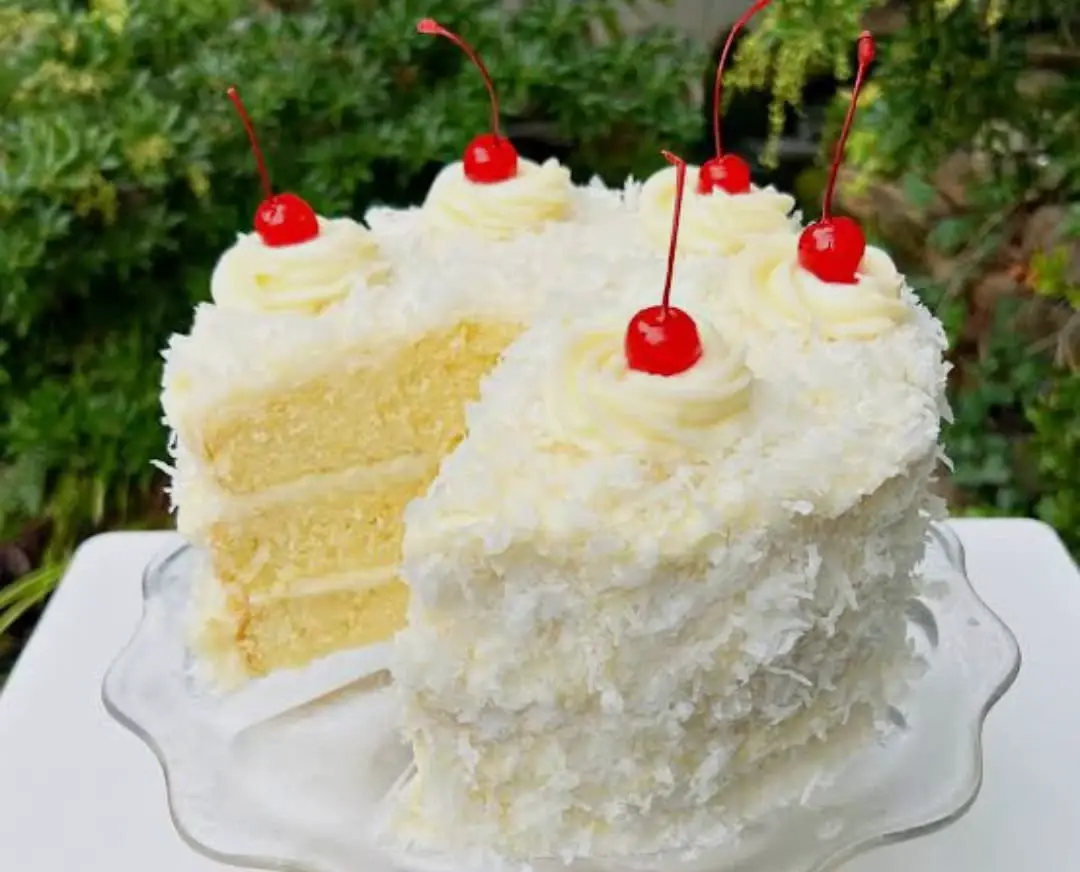 Pinacolada Coconut Flake Cake